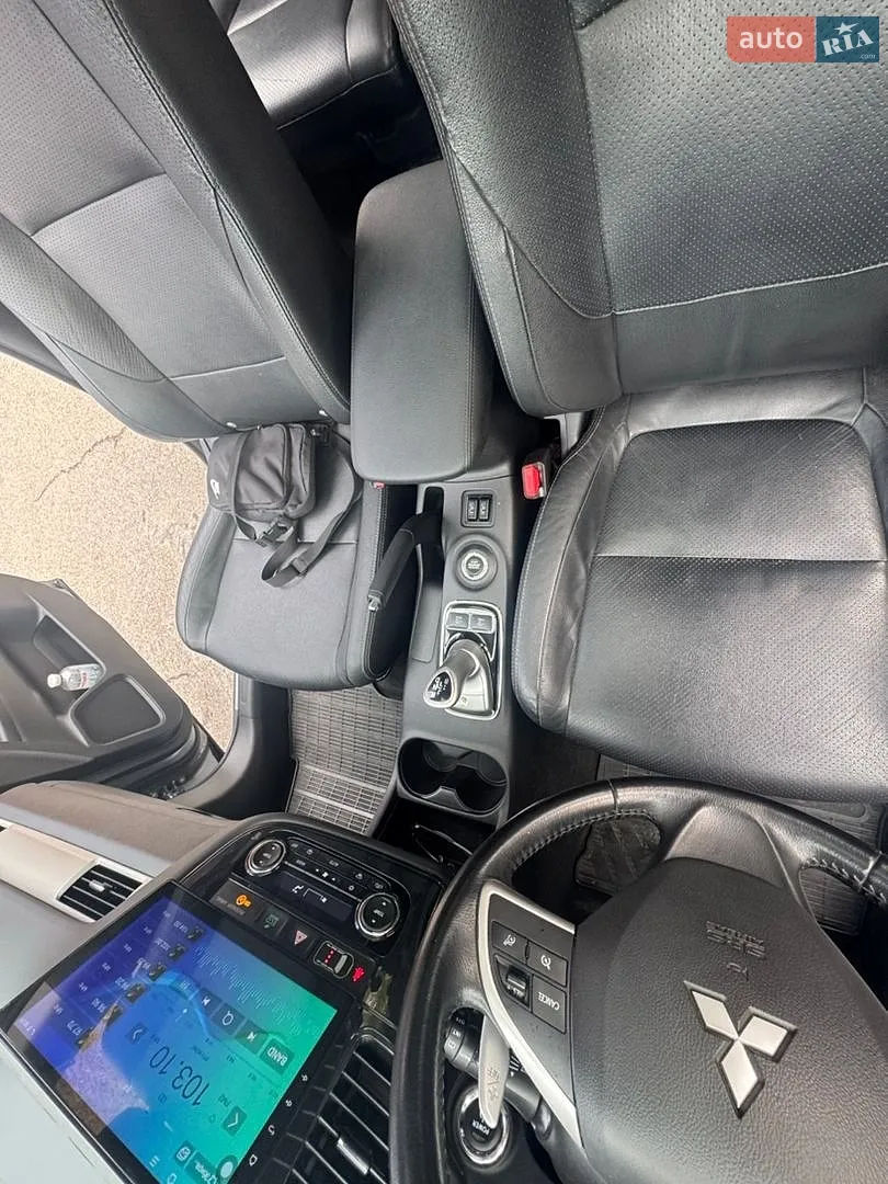 2013 Mitsubishi Outlander - мініатюра 18