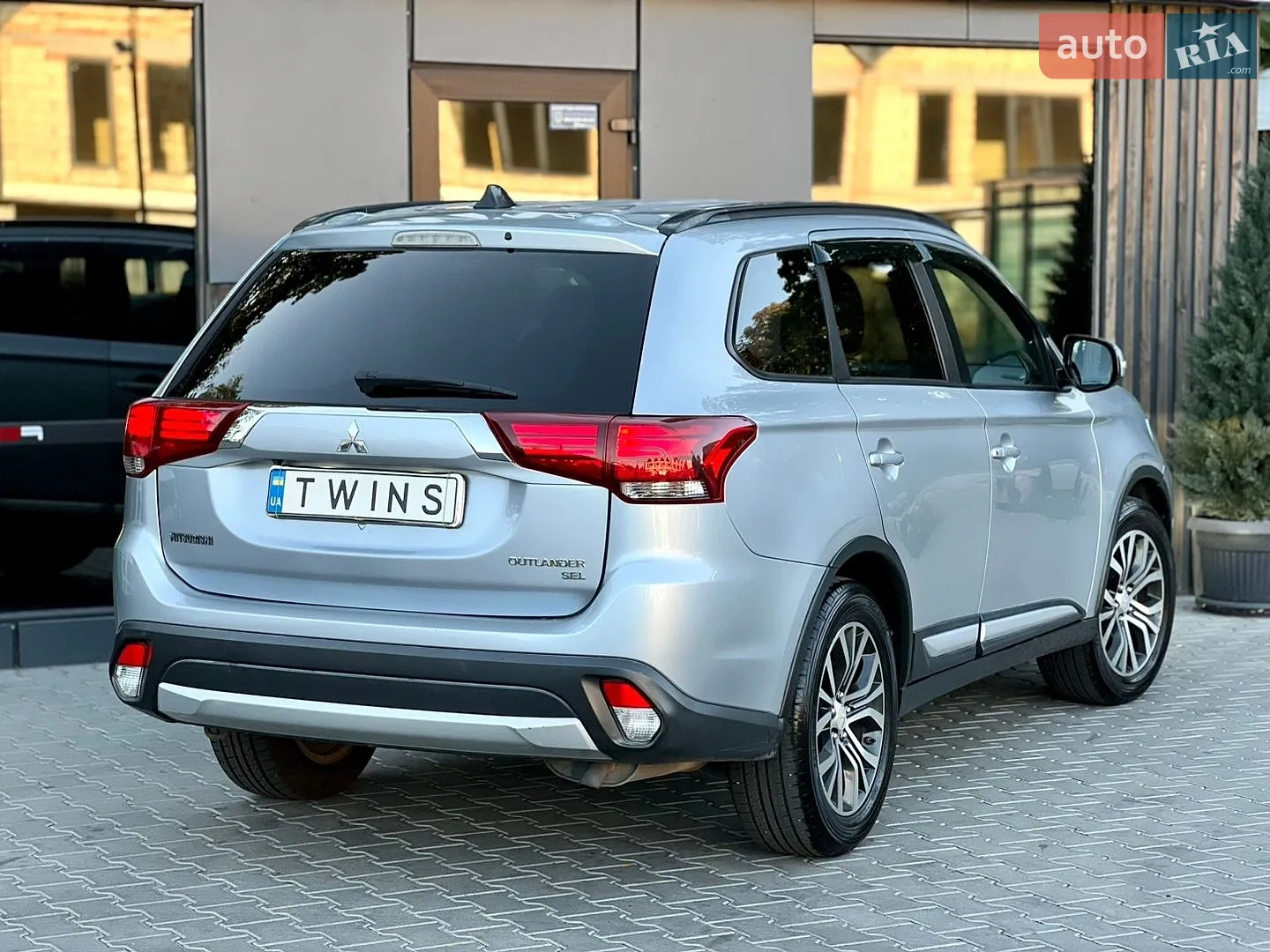 2016 Mitsubishi Outlander - мініатюра 4