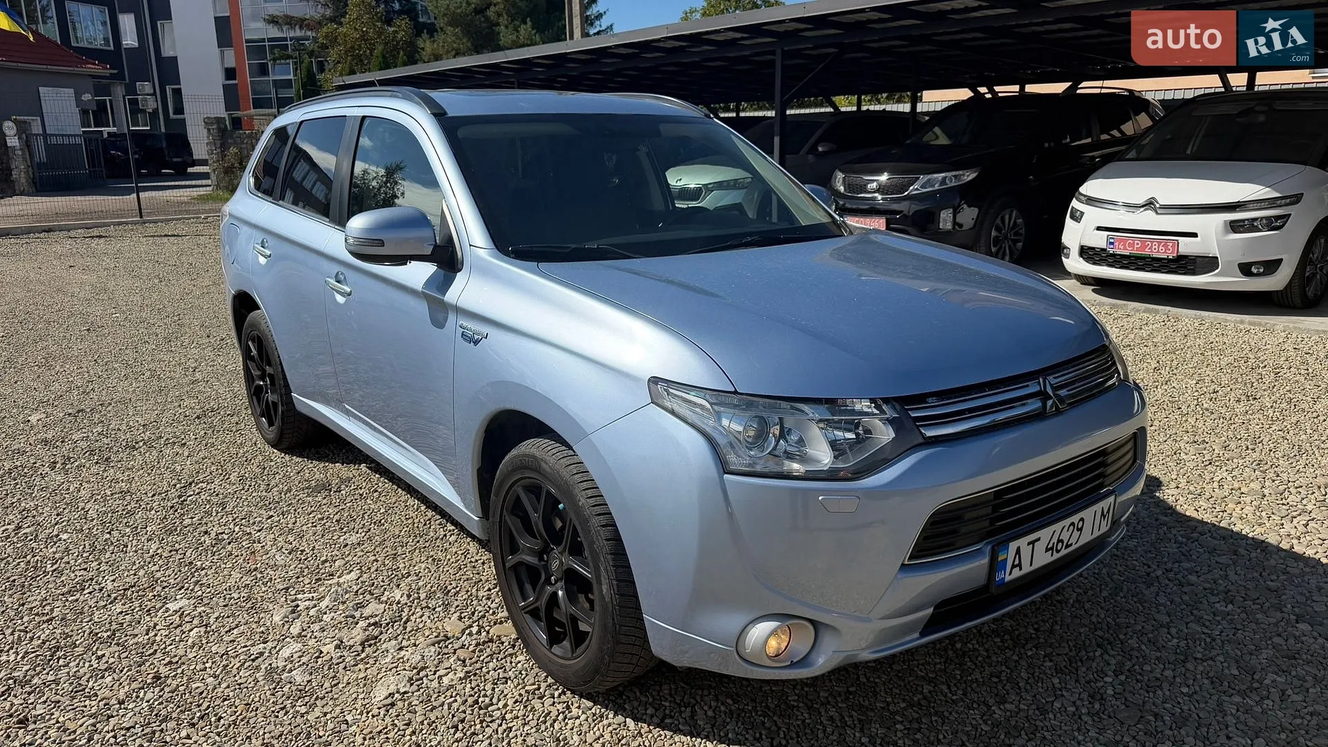 2013 Mitsubishi Outlander - фото 1