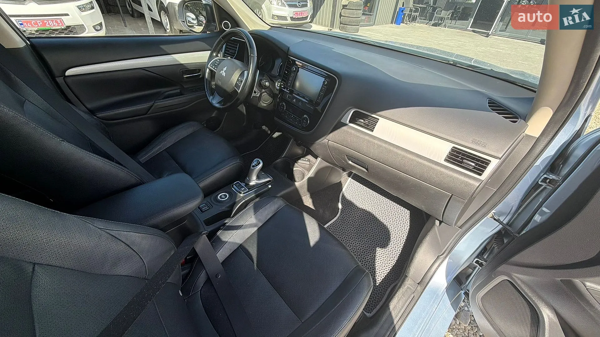 2013 Mitsubishi Outlander - мініатюра 18