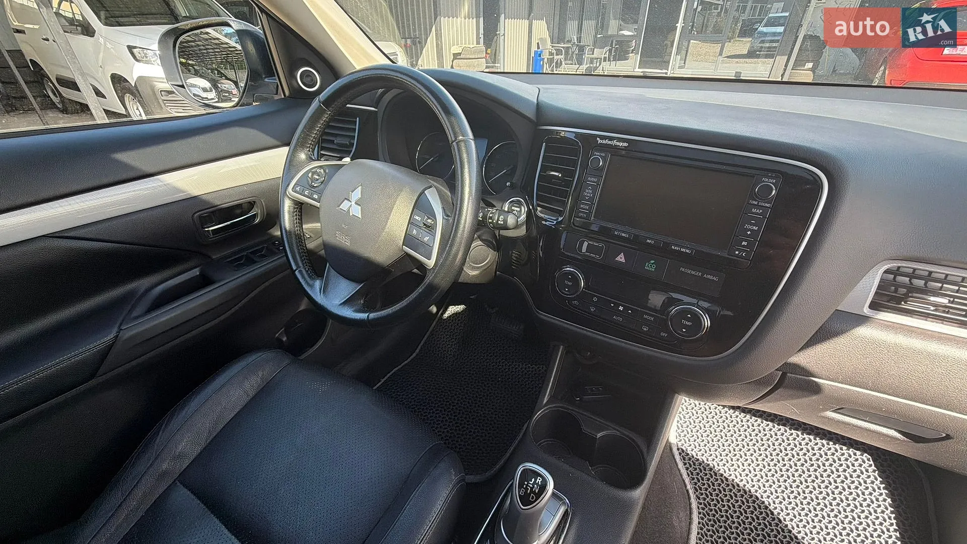 2013 Mitsubishi Outlander - мініатюра 19