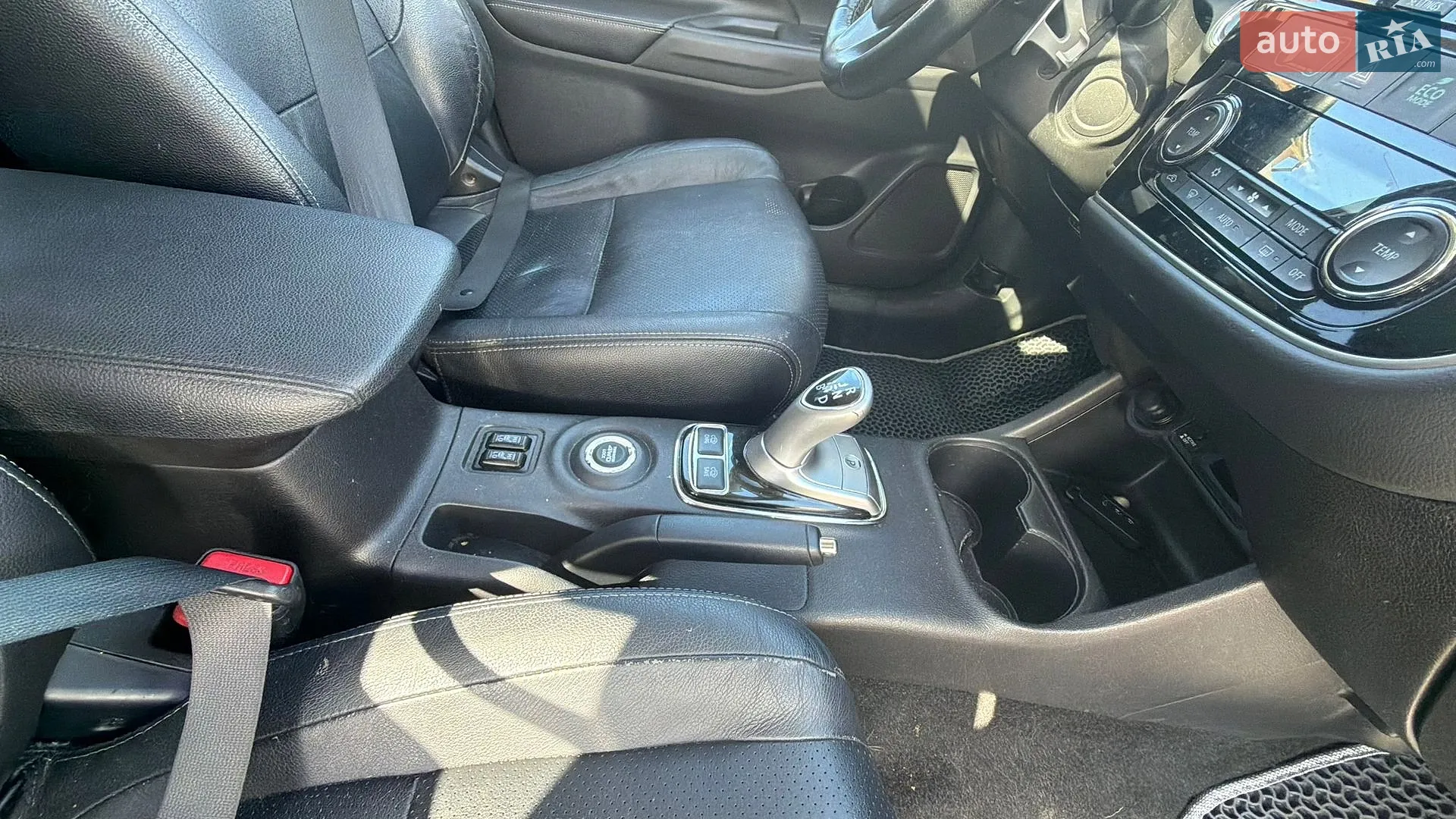 2013 Mitsubishi Outlander - мініатюра 21
