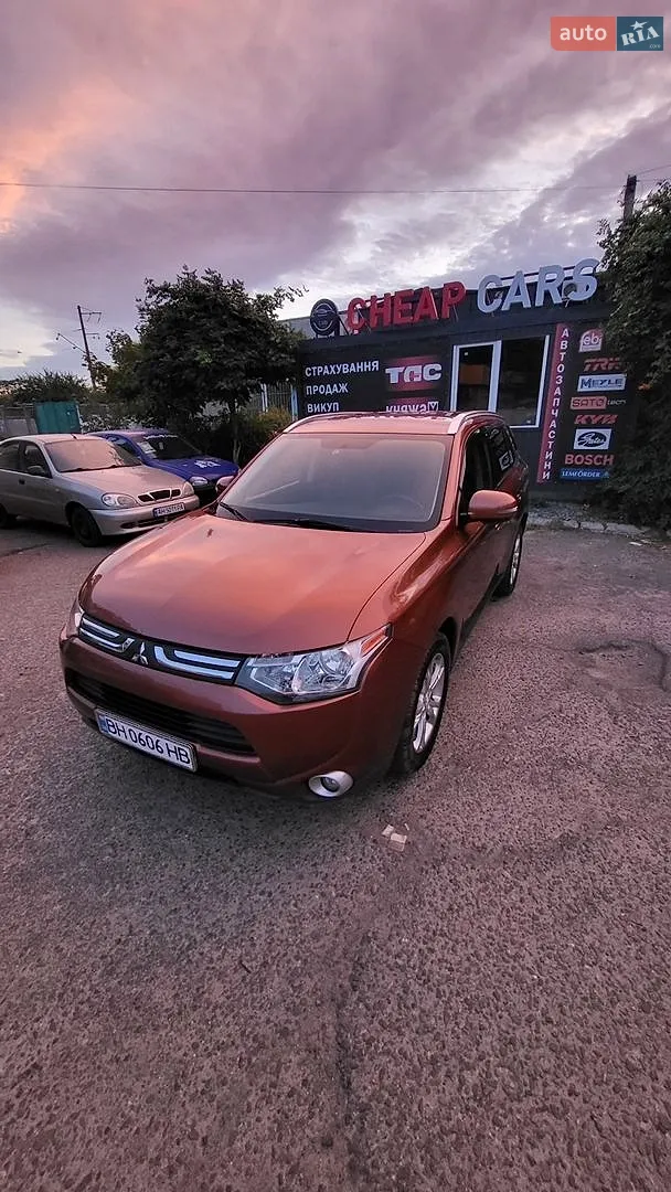 2013 Mitsubishi Outlander - мініатюра 3