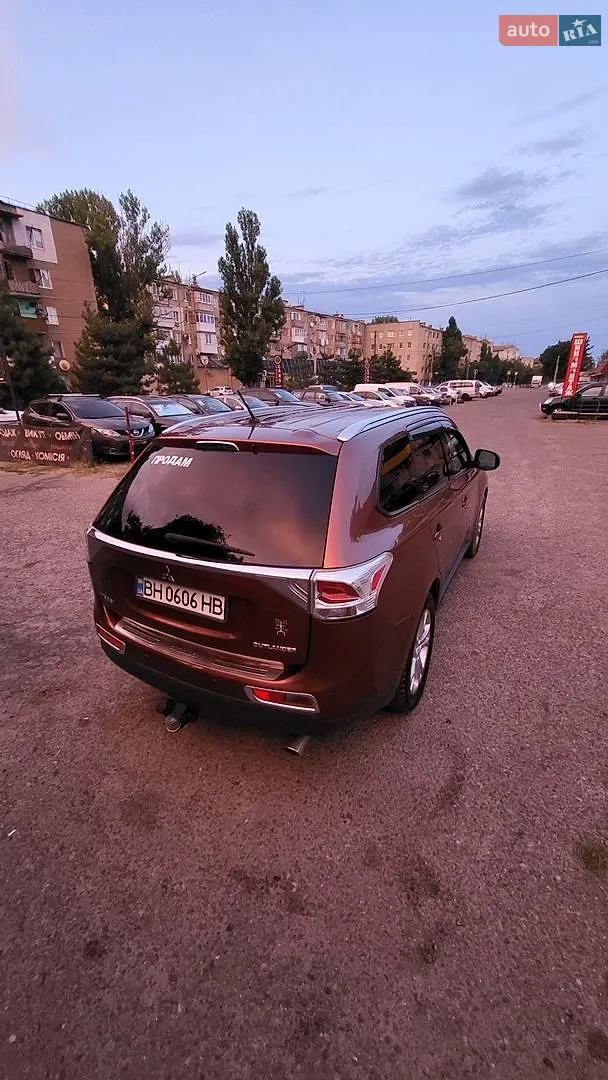2013 Mitsubishi Outlander - мініатюра 16