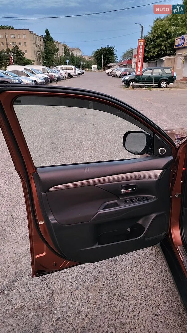 2013 Mitsubishi Outlander - мініатюра 22
