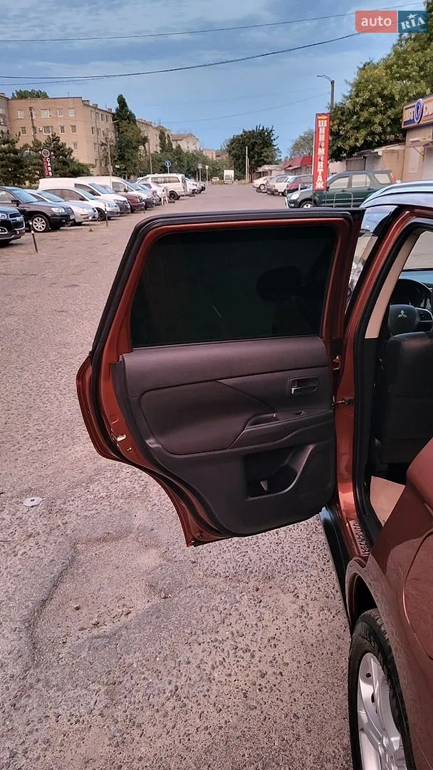 2013 Mitsubishi Outlander - мініатюра 24