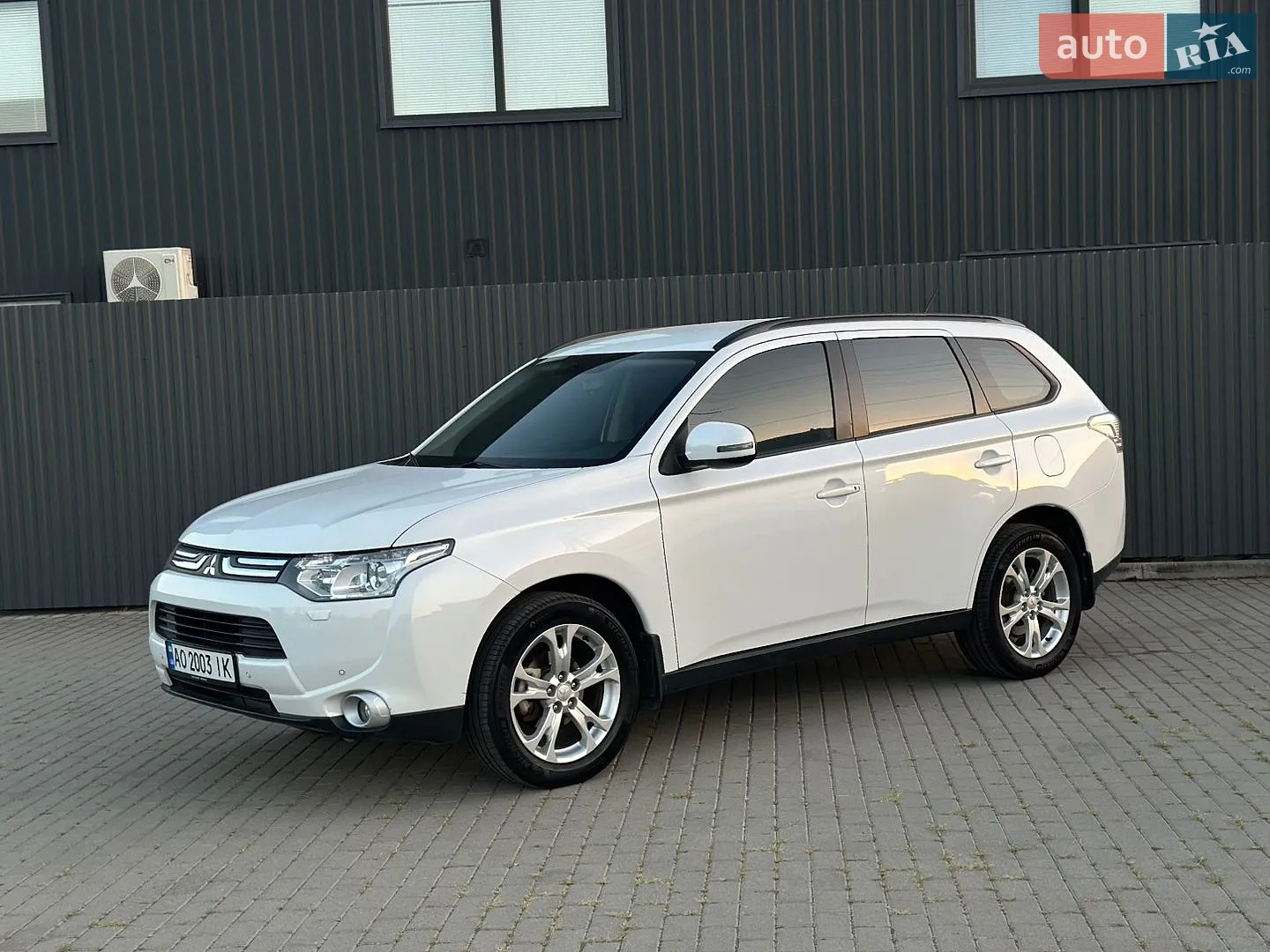 2013 Mitsubishi Outlander - мініатюра 2