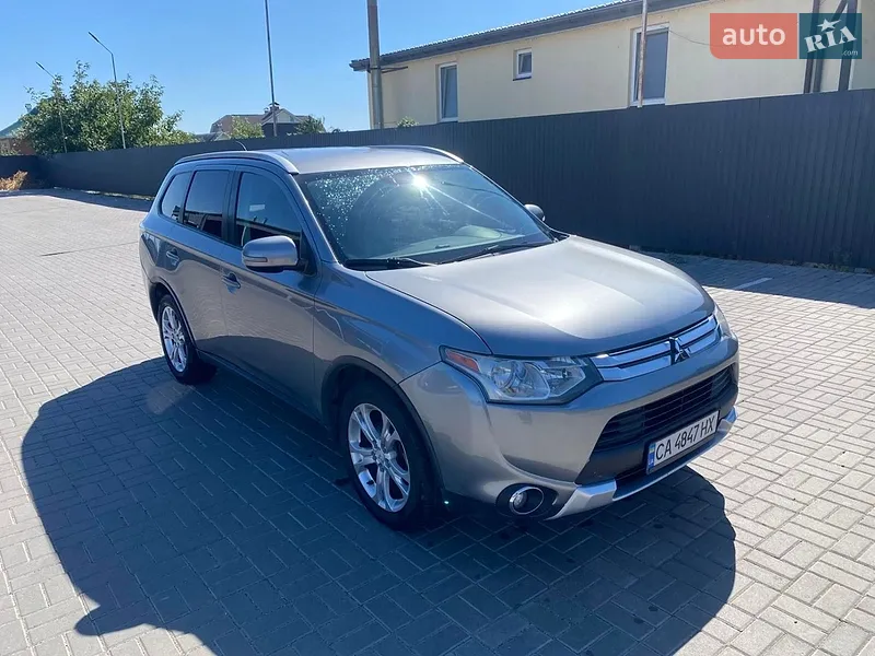 Mitsubishi Outlander 2014