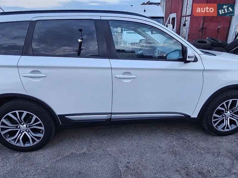 Mitsubishi Outlander