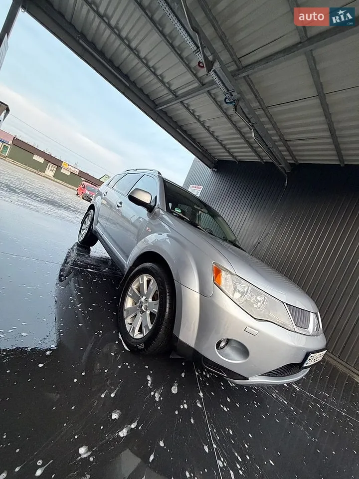 Mitsubishi Outlander 2008 photo 2