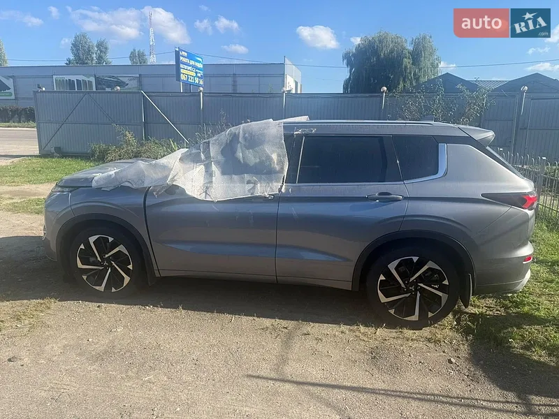 Mitsubishi Outlander 2023