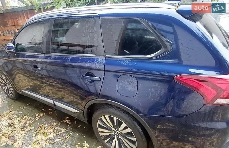 Mitsubishi Outlander