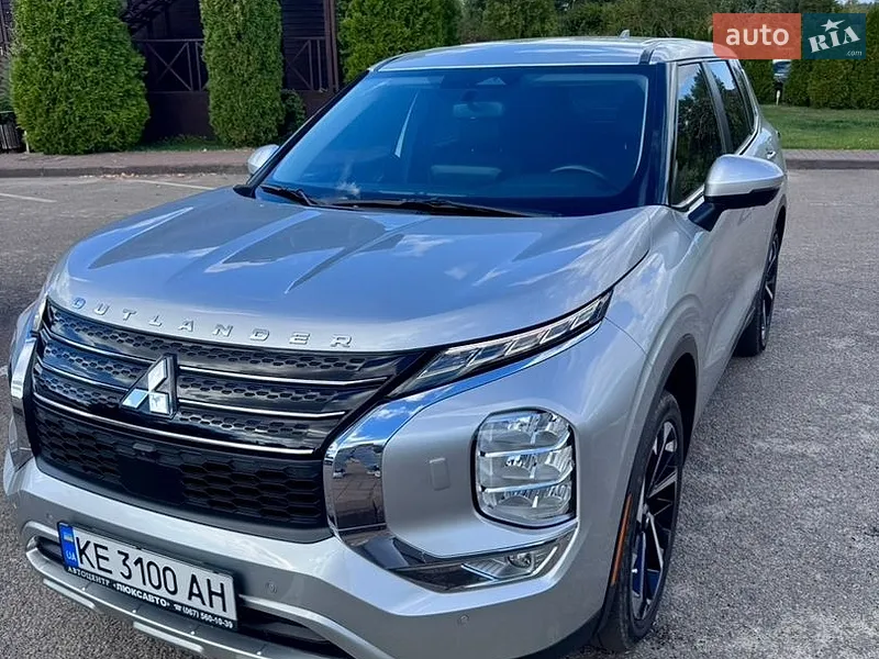Mitsubishi Outlander 2023