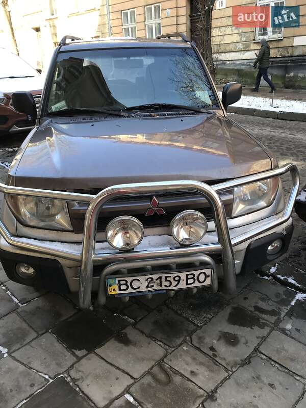 Внедорожник / Кроссовер Mitsubishi Pajero Mini 2002 в 