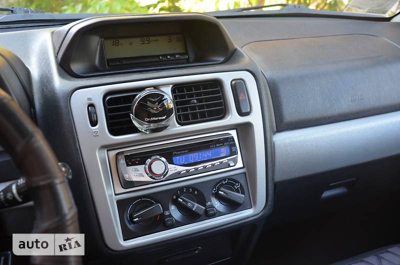 Внедорожник / Кроссовер Mitsubishi Pajero Pinin 2001 в Харькове