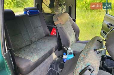 Внедорожник / Кроссовер Mitsubishi Pajero Pinin 1999 в 