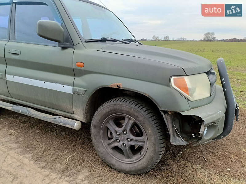 Позашляховик / Кросовер Mitsubishi Pajero Pinin 2005 в Корнині