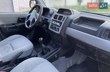 Позашляховик / Кросовер Mitsubishi Pajero Pinin 2002 в 