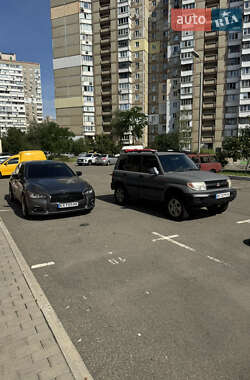 Внедорожник / Кроссовер Mitsubishi Pajero Pinin 2001 в 