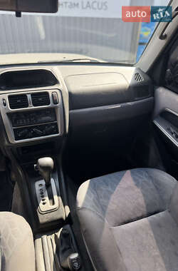 Внедорожник / Кроссовер Mitsubishi Pajero Pinin 2001 в 
