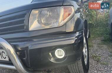 Внедорожник / Кроссовер Mitsubishi Pajero Pinin 2002 в 