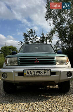 Внедорожник / Кроссовер Mitsubishi Pajero Pinin 2002 в 
