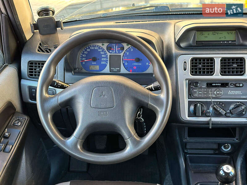 Внедорожник / Кроссовер Mitsubishi Pajero Pinin 2003 в Одессе