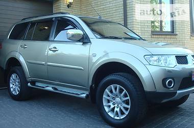 Внедорожник / Кроссовер Mitsubishi Pajero Sport 2011 в Чернигове