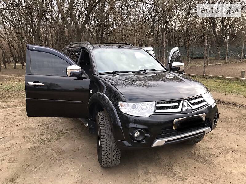 Позашляховик / Кросовер Mitsubishi Pajero Sport 2013 в Одесі