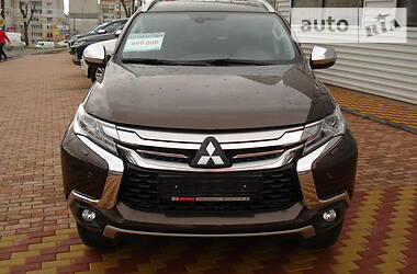 Позашляховик / Кросовер Mitsubishi Pajero Sport 2018 в 