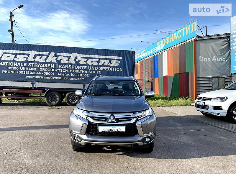 Позашляховик / Кросовер Mitsubishi Pajero Sport 2017 в Чернігові