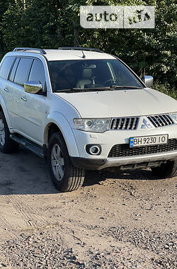 Внедорожник / Кроссовер Mitsubishi Pajero Sport 2012 в Чернобае