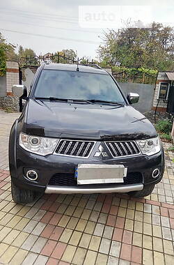 Внедорожник / Кроссовер Mitsubishi Pajero Sport 2010 в Николаеве