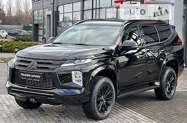 Внедорожник / Кроссовер Mitsubishi Pajero Sport 2021 в 