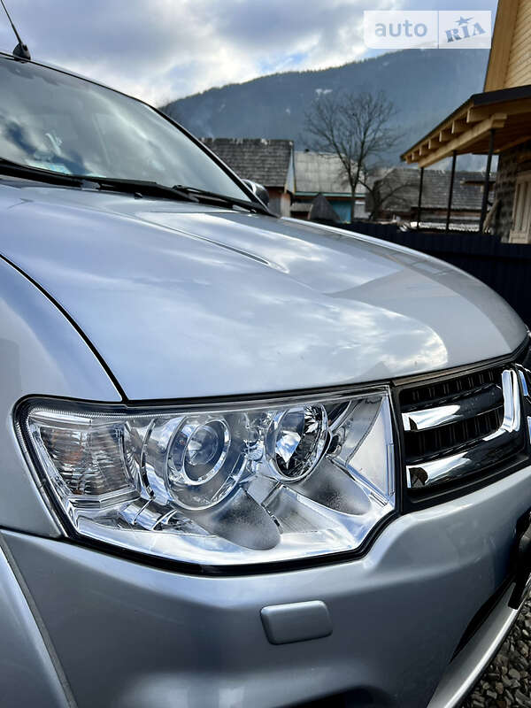 Позашляховик / Кросовер Mitsubishi Pajero Sport 2014 в Міжгір'ї