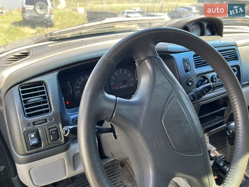 Позашляховик / Кросовер Mitsubishi Pajero Sport 2001 в Львові