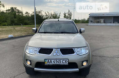 Внедорожник / Кроссовер Mitsubishi Pajero Sport 2011 в 