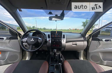 Внедорожник / Кроссовер Mitsubishi Pajero Sport 2011 в 