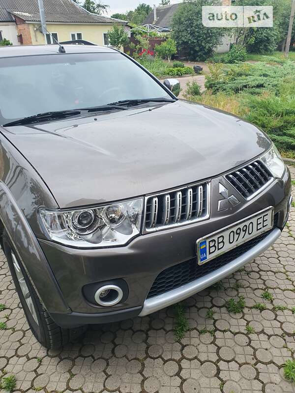 Внедорожник / Кроссовер Mitsubishi Pajero Sport 2011 в Черкассах