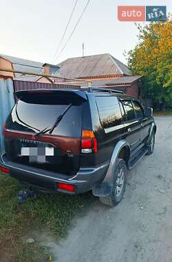 Внедорожник / Кроссовер Mitsubishi Pajero Sport 2000 в 