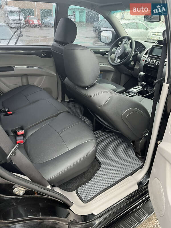 Позашляховик / Кросовер Mitsubishi Pajero Sport 2014 в Білій Церкві