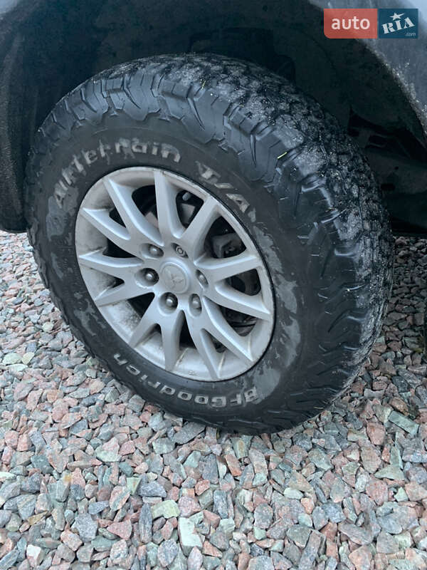 Позашляховик / Кросовер Mitsubishi Pajero Sport 2013 в Дніпрі