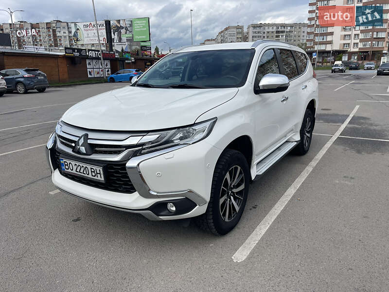 Позашляховик / Кросовер Mitsubishi Pajero Sport 2017 в Івано-Франківську