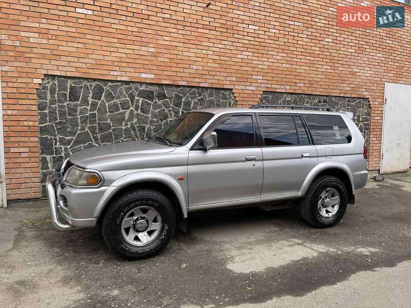 Позашляховик / Кросовер Mitsubishi Pajero Sport 2002 в Києві