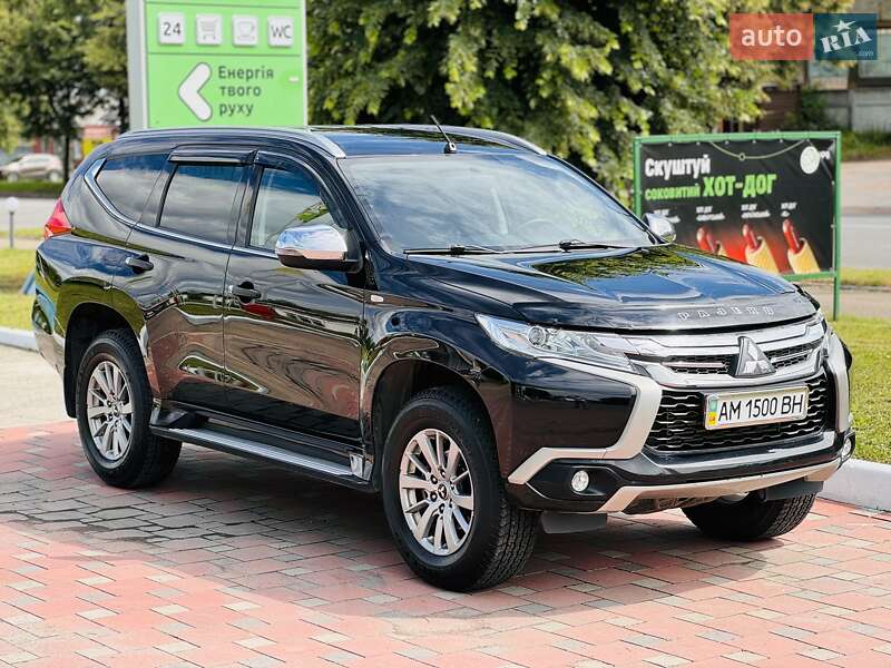 Mitsubishi Pajero Sport 2016