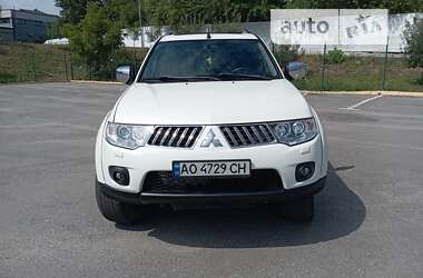 Внедорожник / Кроссовер Mitsubishi Pajero Sport 2012 в Ужгороде