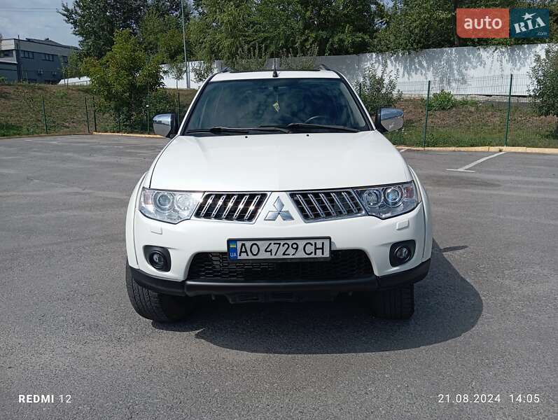 Mitsubishi Pajero Sport 2012