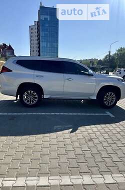 Позашляховик / Кросовер Mitsubishi Pajero Sport 2021 в Тернополі