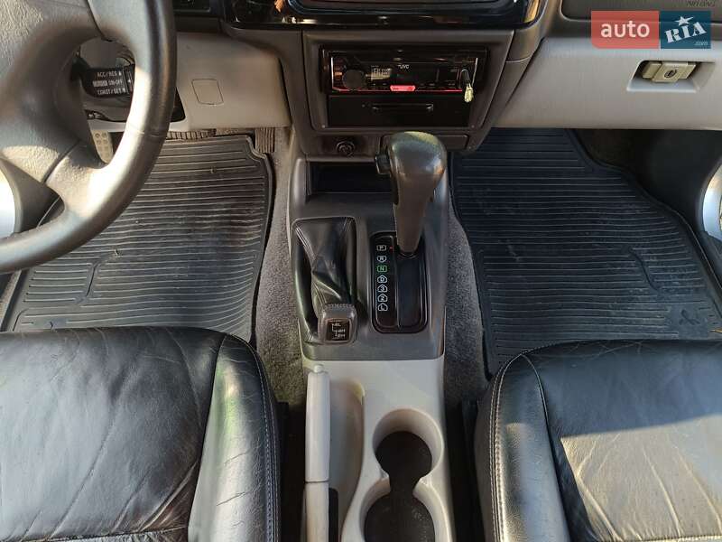 Внедорожник / Кроссовер Mitsubishi Pajero Sport 2006 в Глухове