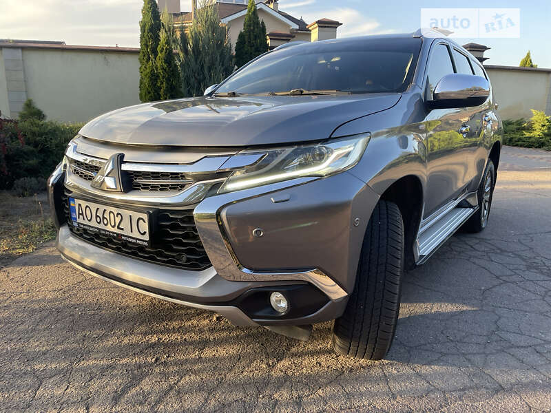 Позашляховик / Кросовер Mitsubishi Pajero Sport 2016 в Кам'янському